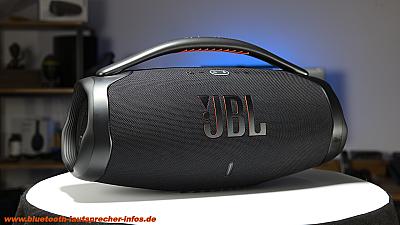 JBL Boombox 3 mit Logo aus Metall